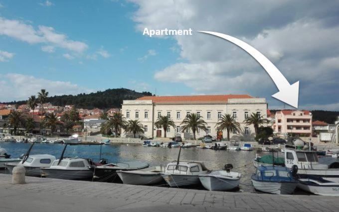 Apartman Tudor 스타리 그라드 외부 사진